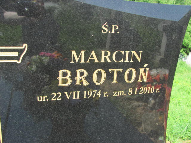 Marcin Brotoń 1974 Ciężkowice - Grobonet - Wyszukiwarka osób pochowanych